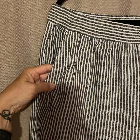 Old Navy Pants - Picture 3 of 4